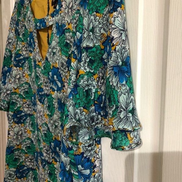 EUC Blouse by banana republic large floral gold blue white black short sleeve - Picture 4 of 11